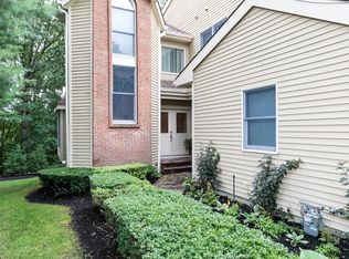 36 Willow Ridge Dr, Smithtown, NY 11787