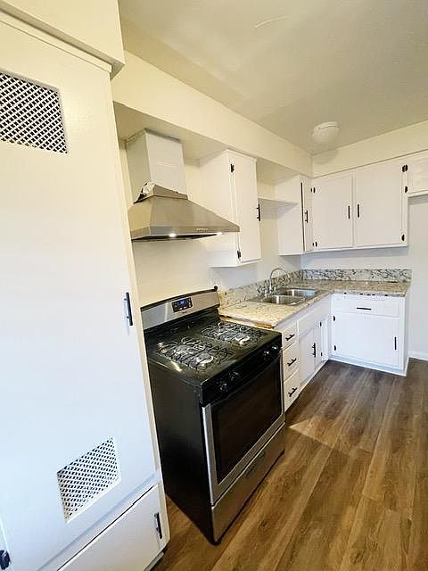 1st image of 850 N Marengo Ave APT 1