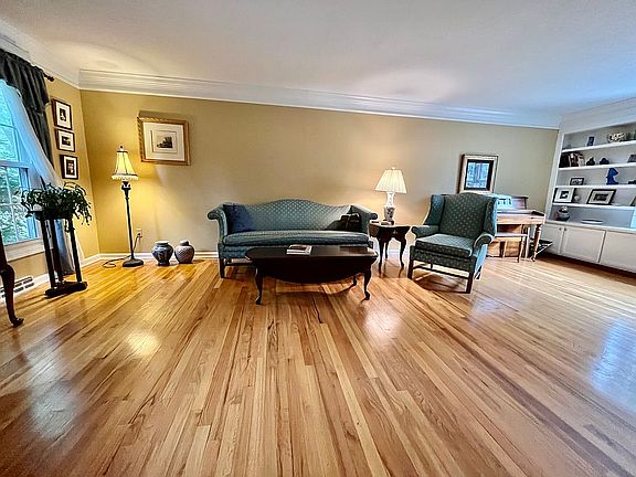 5th image of 1480 Groton Dr