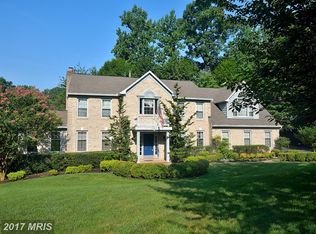 5953 Fairview Woods Dr, Fairfax Station, VA 22039