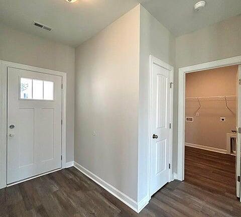 4th image of 832 Hidden Bridge Drive