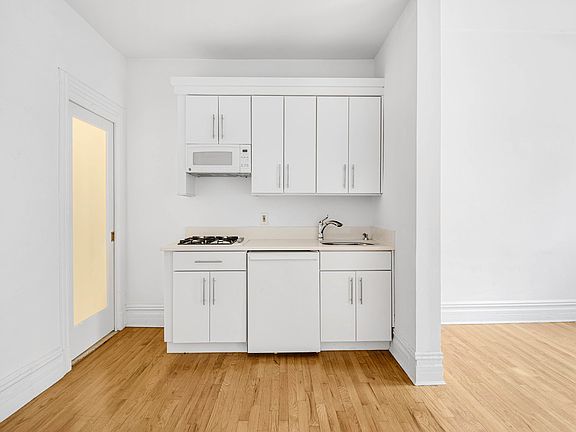 2nd image of 245 Warren St APT 1