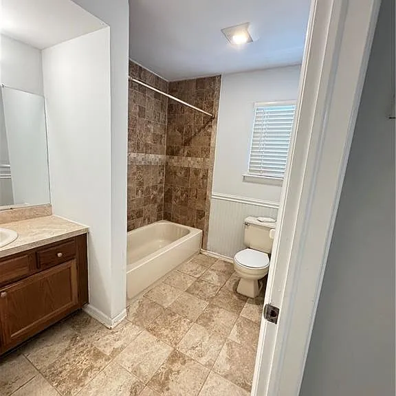 15 Hanover Sq #C — Photo 23