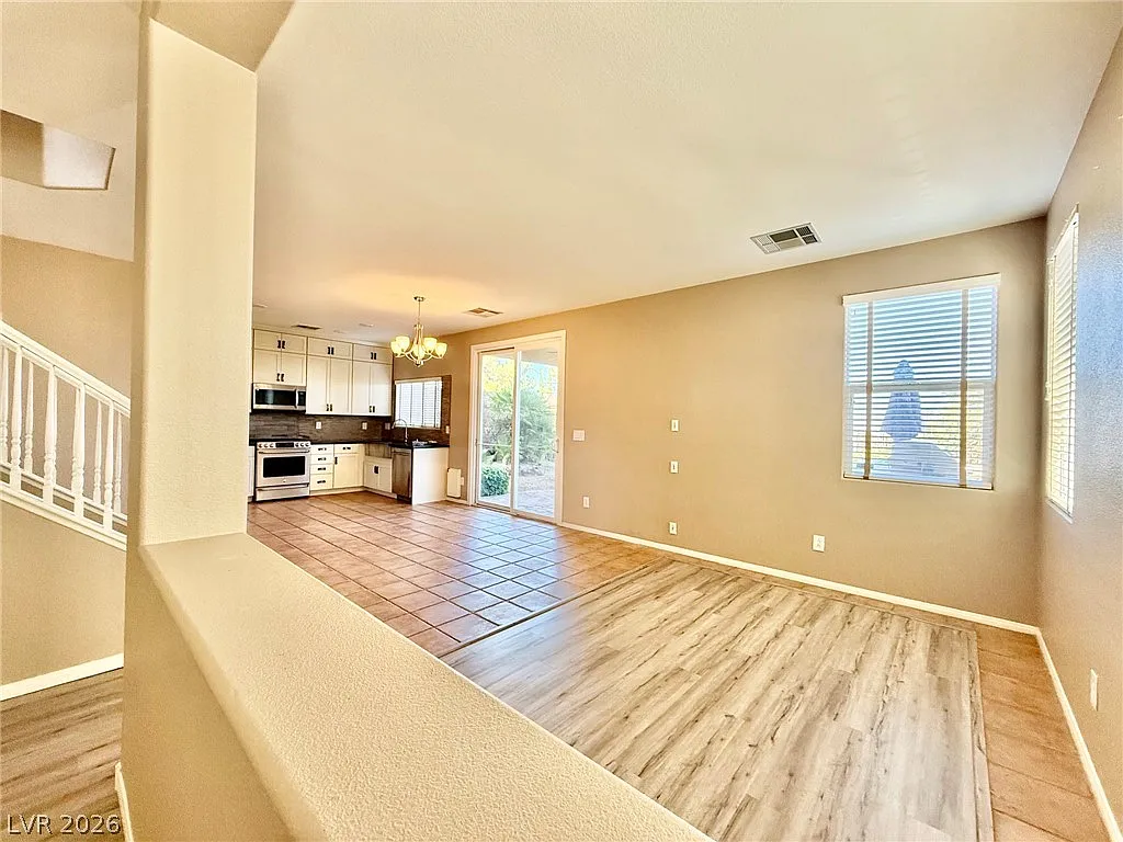 3 bed, 2.5 bath, 2251 sqft, $2,750 — Photo 4