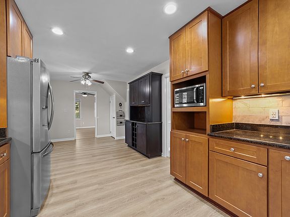 4th image of 2304 Meadow Lake Cir