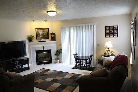 5th image of 659 Almas Ct