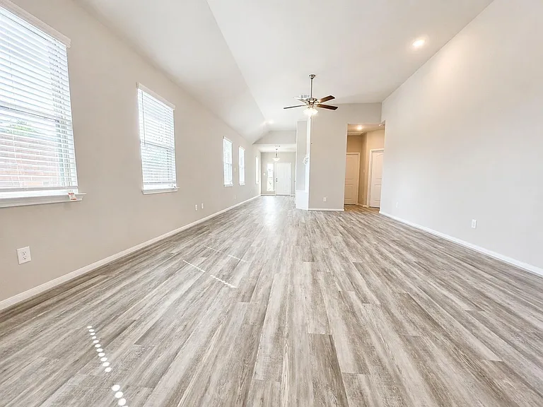 10443 Port Huron Ln — Photo 5