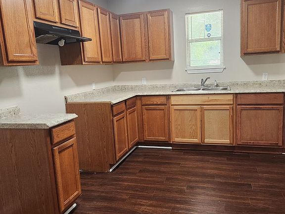 3rd image of 5563 Banyan Ct