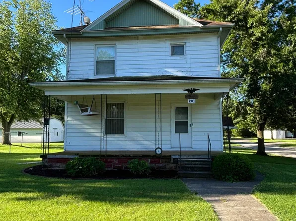 201 Vaniter St, Woodson, IL 62695