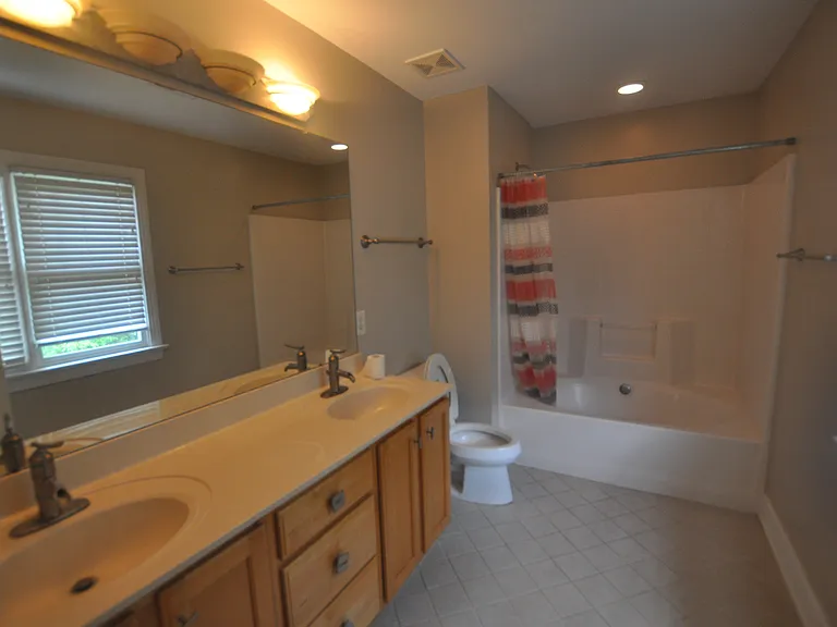 206 Charleston Ln — Photo 15