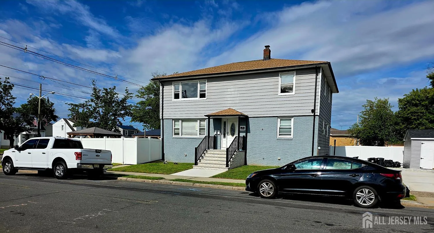 3 bed, 1.0 bath, 2128 sqft, $2,800 — Photo 3