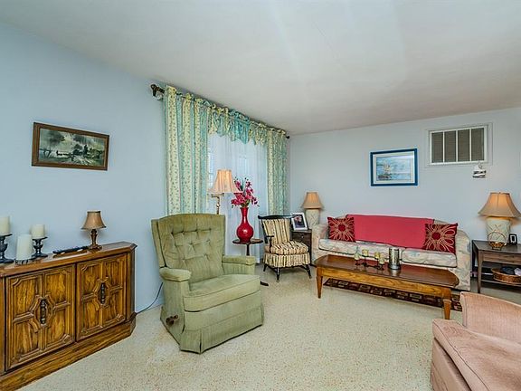 4th image of 2546 Templewood Dr