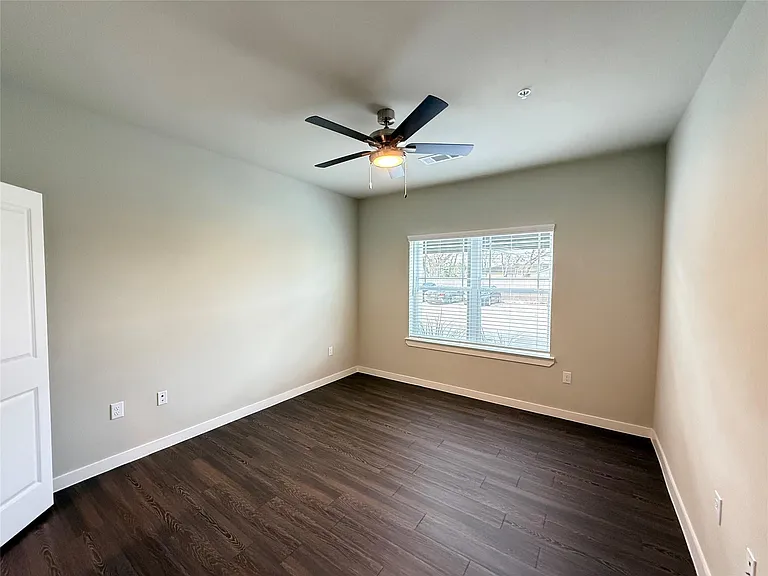 2102 Antoine Dr #B12207 — Photo 5