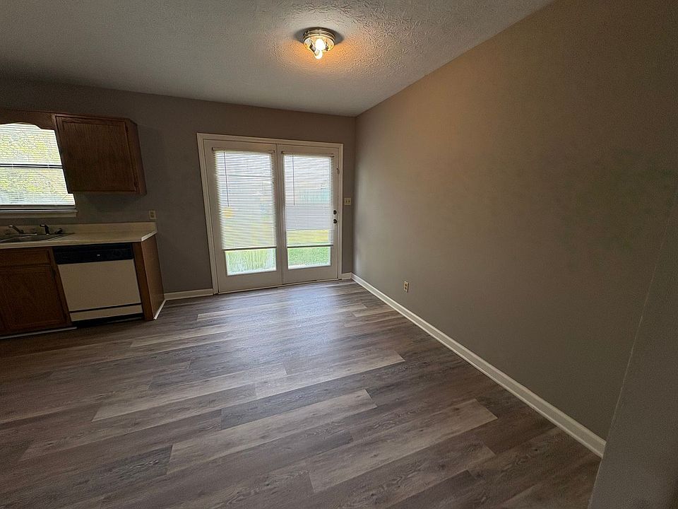 1st image of 424 Jennings Dr #4