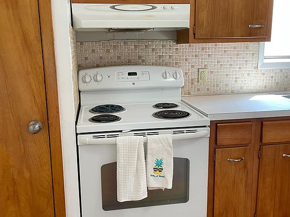 2nd image of 164 Camden Ave Floor 1
