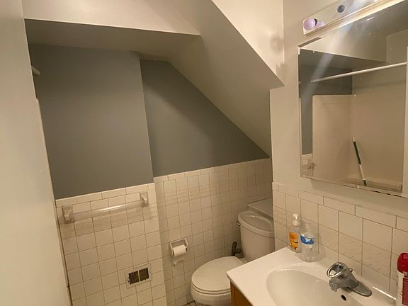 5th image of 794 S Front St #B