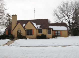 209 Gardner Ave, Burlington, WI 53105