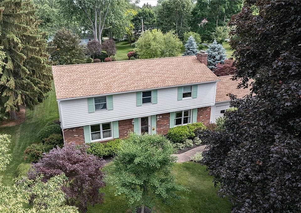 1st image of 74 Hillrise Dr