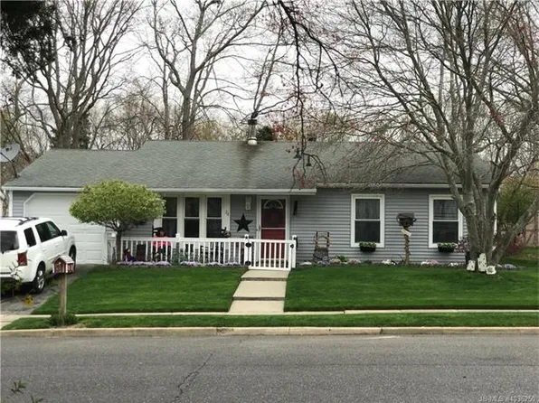 36 Bowline St, Barnegat, NJ 08005