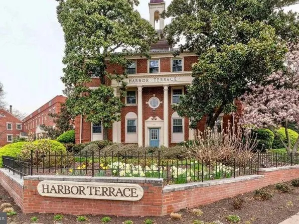 607 Bashford Ln E #3, Alexandria, VA 22314