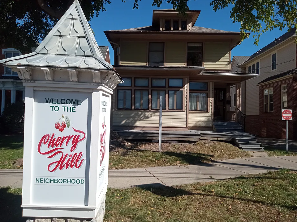 605 S Grand Ave #2