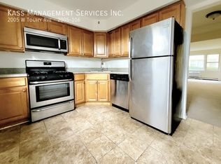 2005 W Touhy Ave APT 106, Chicago, IL 60645