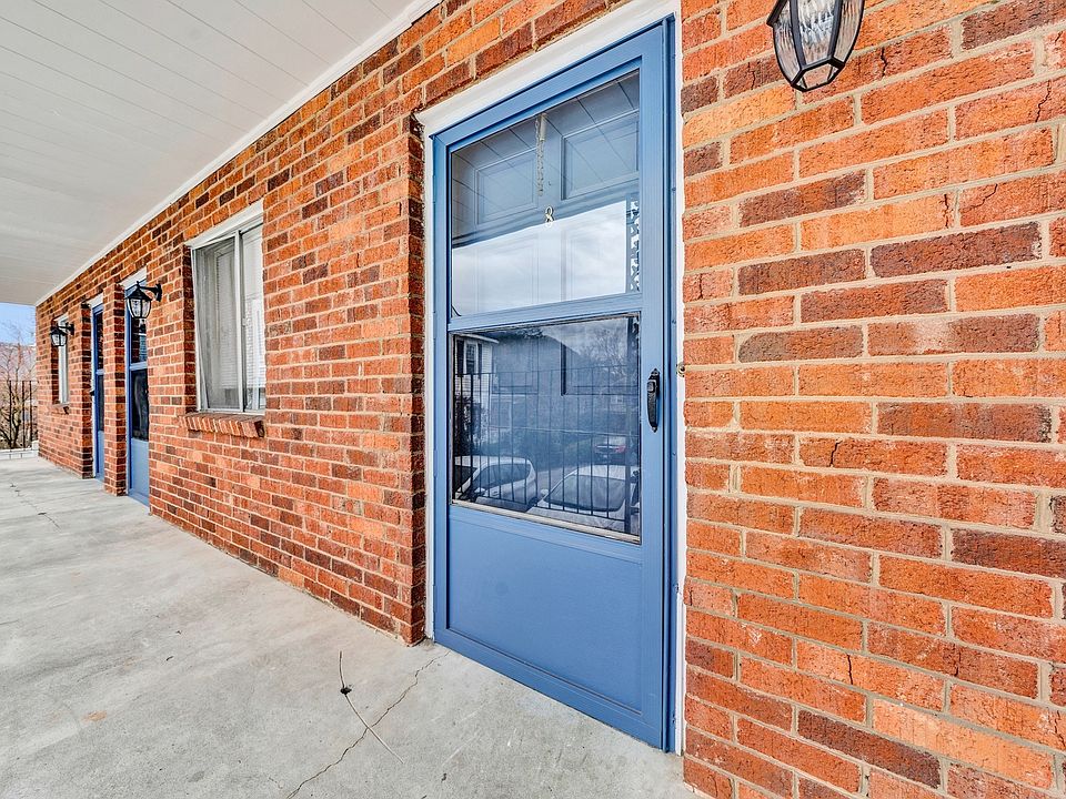 Briskwood Apartments