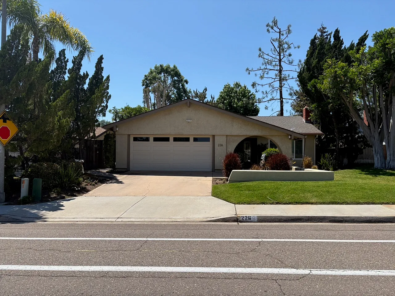 226 Glen Arbor Dr — Photo 1