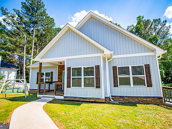 4th image of 133 Pebblebrook Way