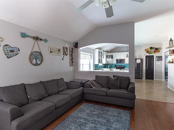 4th image of 6253 Trinity Creek Dr