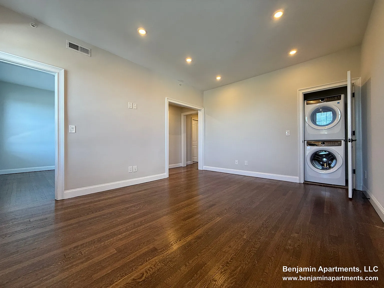 2 bed, 950 sqft, $3,595 — Photo 4