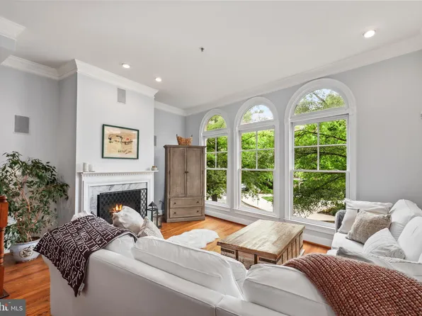 410 John Carlyle St, Alexandria, VA 22314