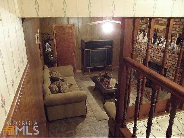 2nd image of 1826 Poplar St SE