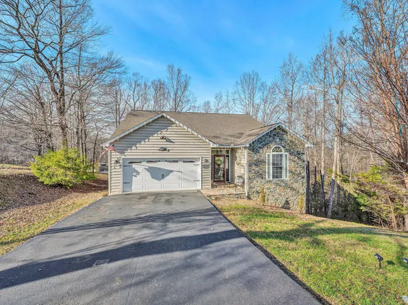 1645 Morewood Rd, Hardy, VA 24101