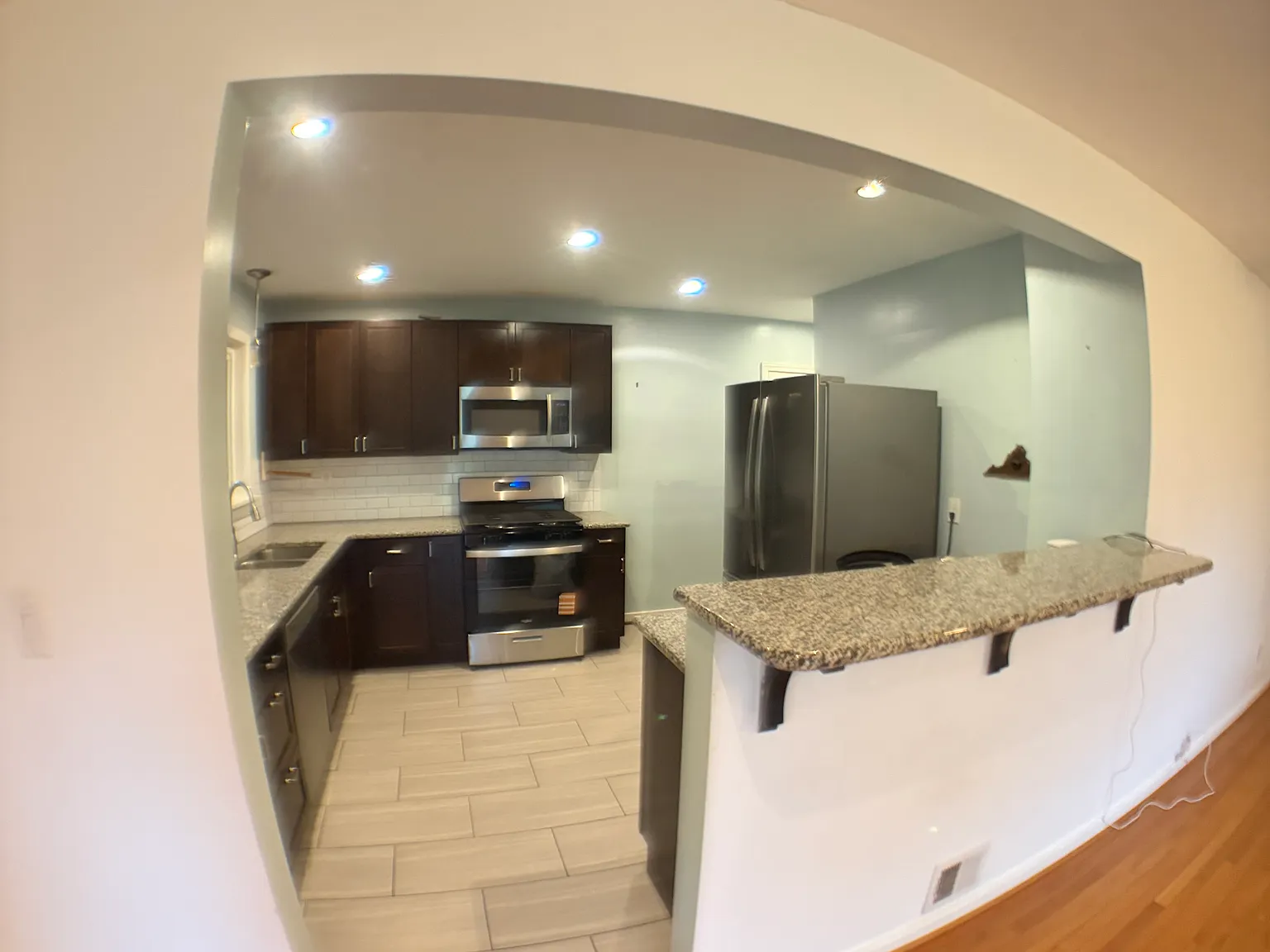 3 bed, 1922 sqft, $2,800 — Photo 3