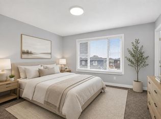124 W Chelsea Gln, Chestermere, AB T1X 2P4