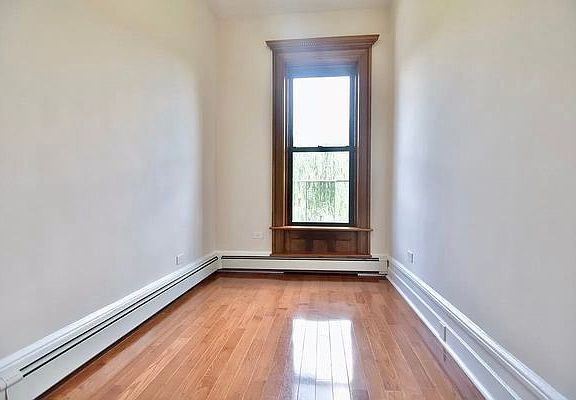 4th image of 121 W 120th St #4B