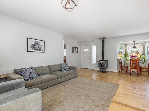 3rd image of 1233 La Madrona Dr