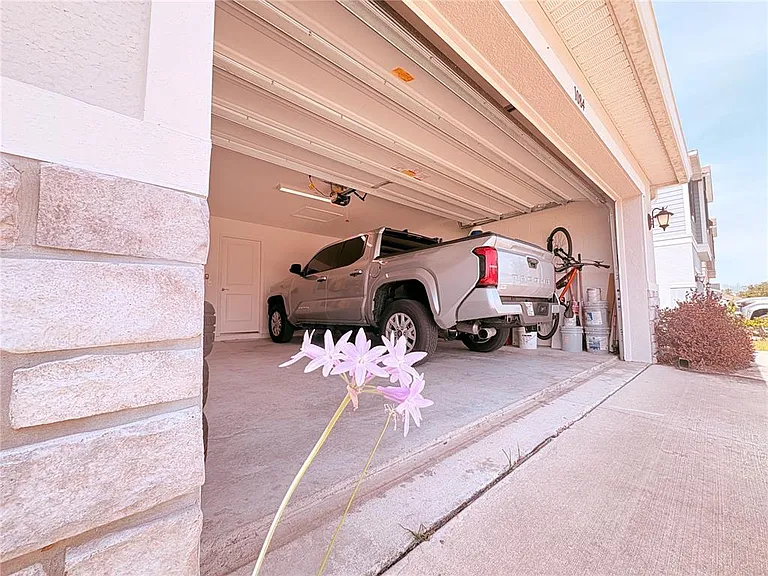 1084 Papaya Cir — Photo 33