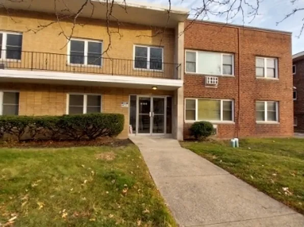 17808 Lakeshore Blvd, Cleveland, OH 44119
