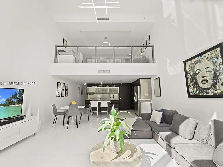 6000 Collins Ave #517 — Photo 7