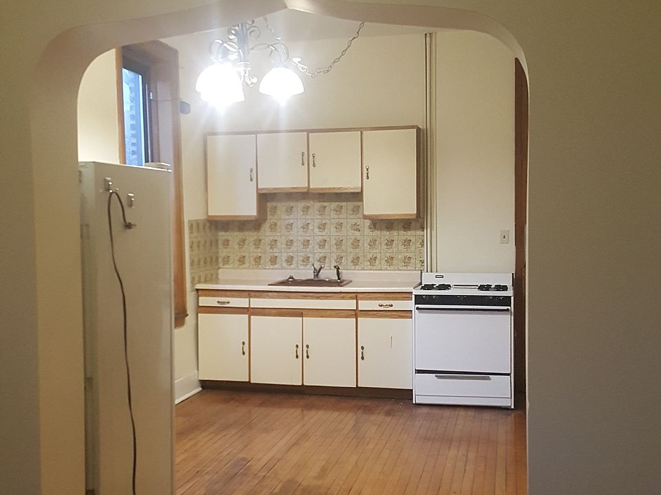 1st image of 1042 N Wolcott Ave #1