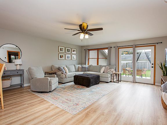3rd image of 327 W North St