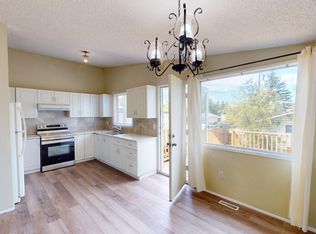 7639 21a St SE, Calgary, AB T2C0W3