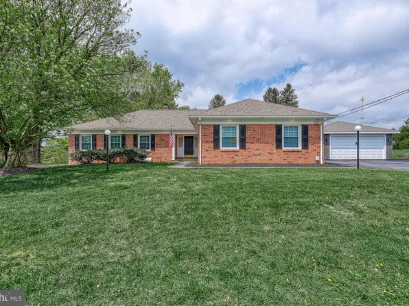 200 Walnut St, Glen Rock, PA 17327