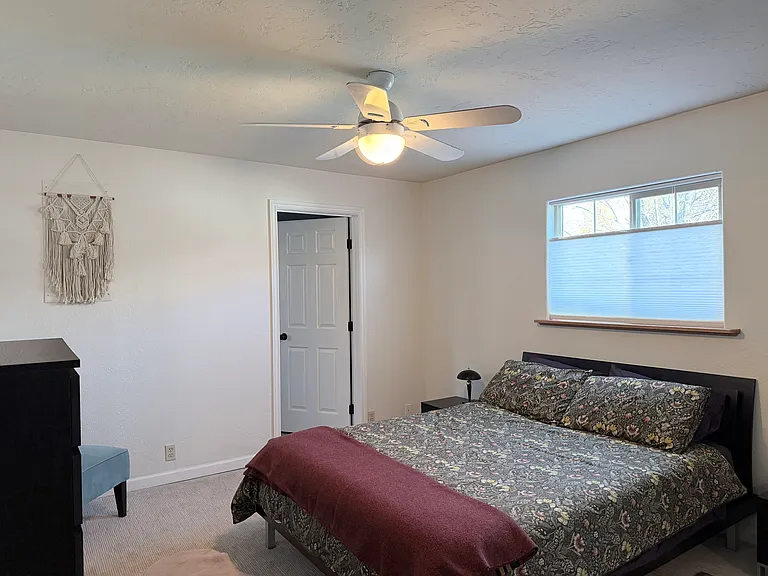 313 NW Riverfront St #1 — Photo 12