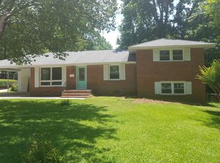 1119 Woodside Dr, Hanahan, SC 29410
