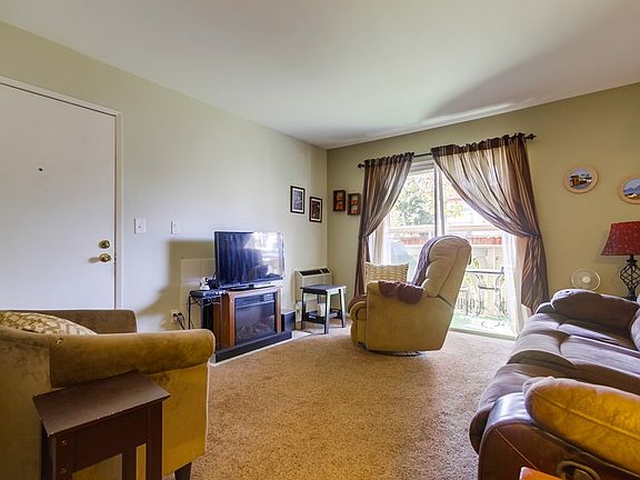 3rd image of 511 Sandalwood Pl Unit 1