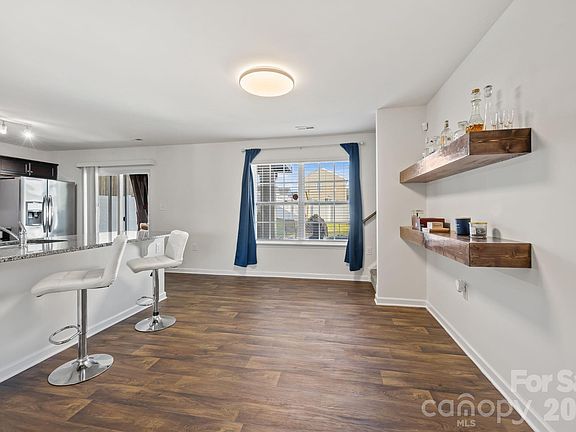 5th image of 630 Shellbark Dr