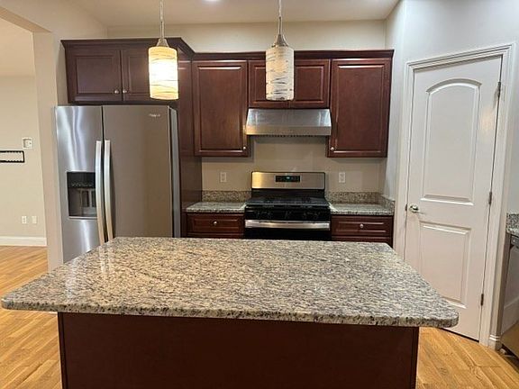 4th image of 16 Juniper Hill Rd